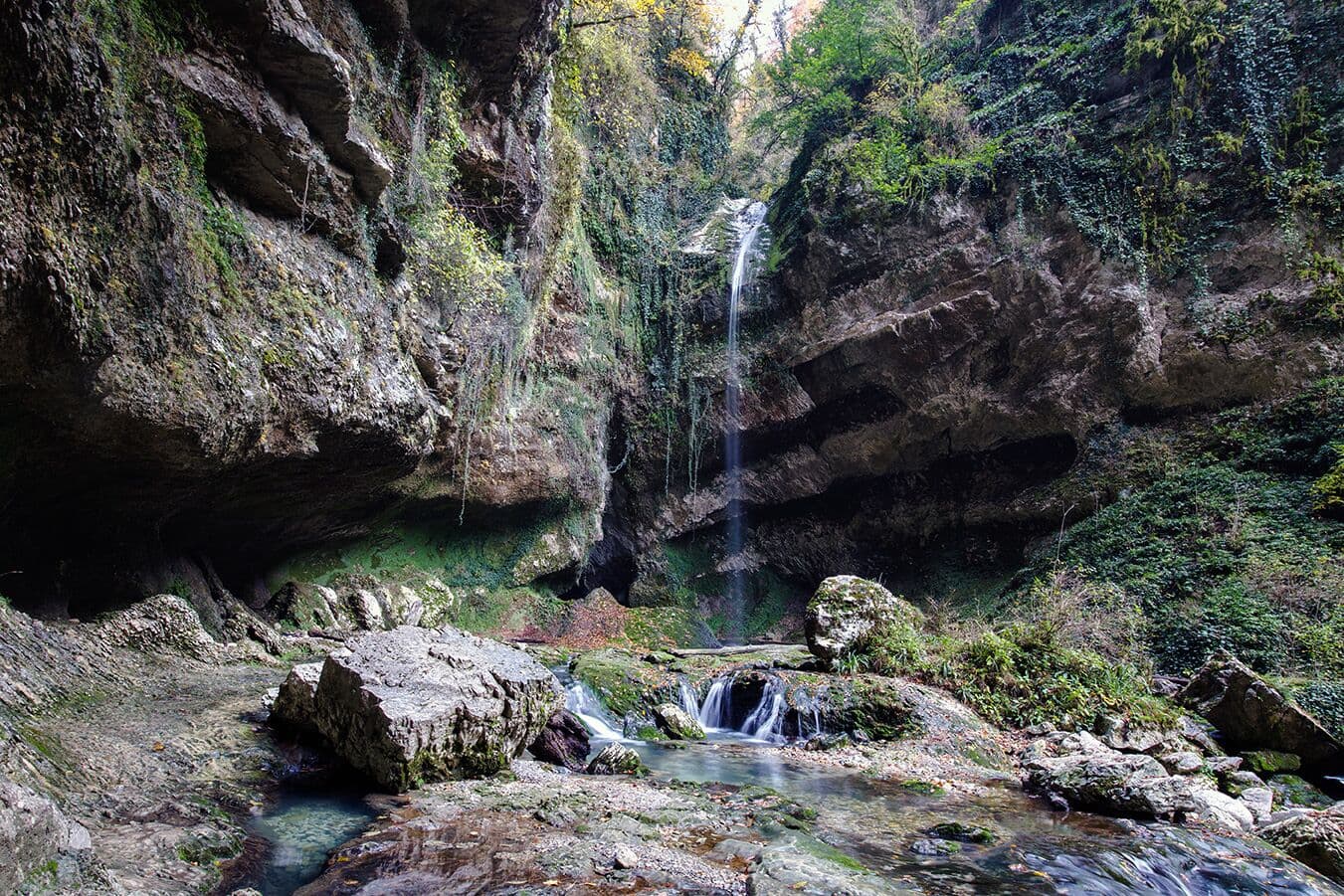 40-метровый водопад «Пасть Дракона», Адлер